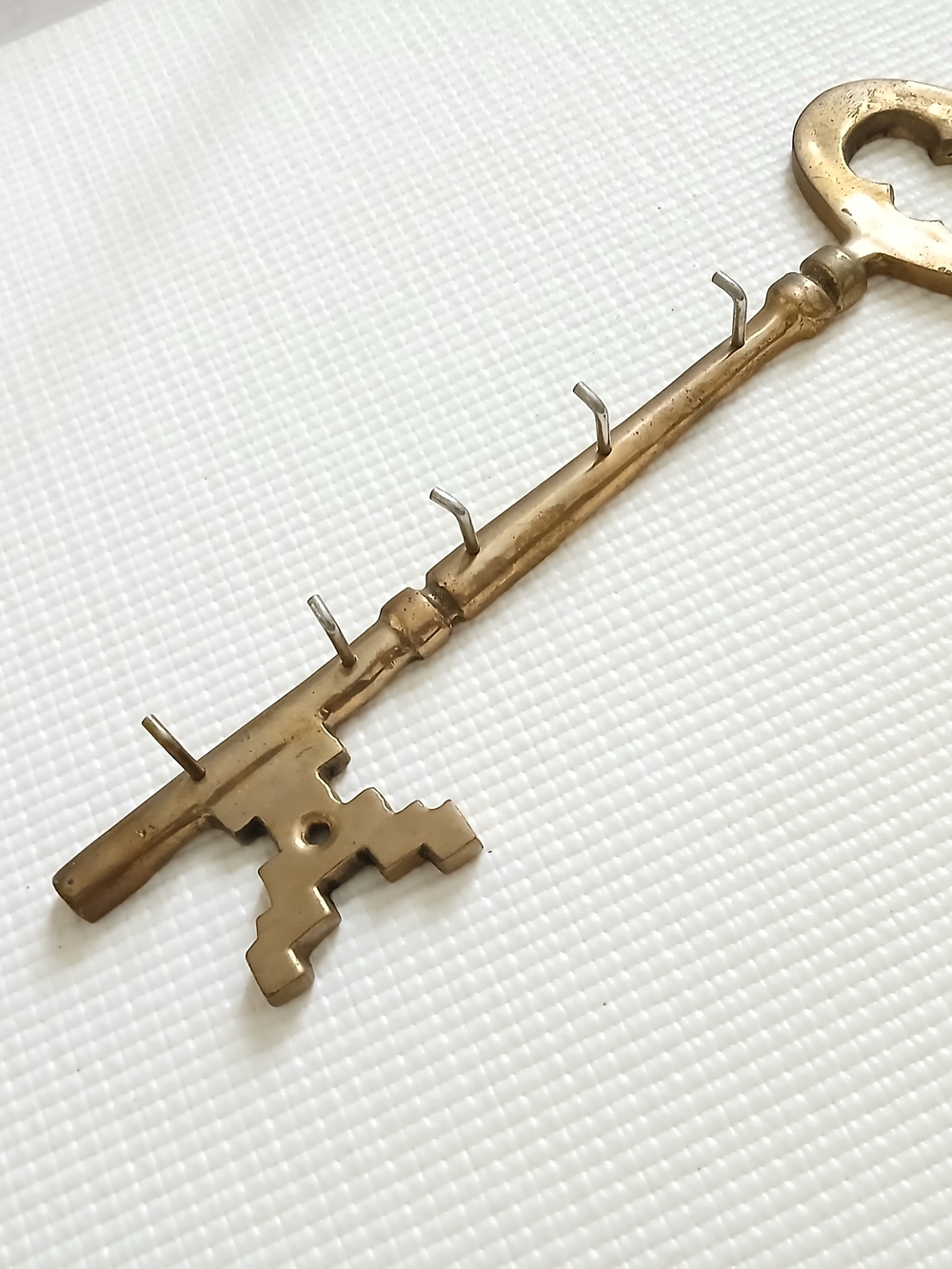 Vintage MCM  Brass Key Skeleton key holder, solid, screw on, mint,11.5", rare